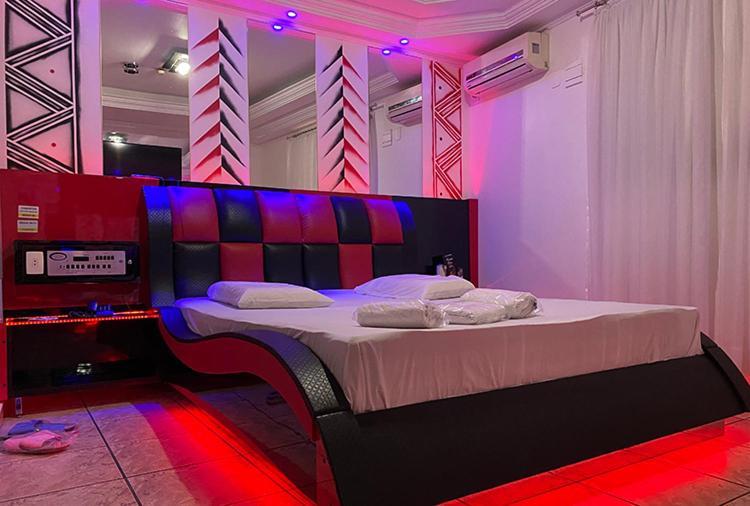 Motel 2000 Γκουαρούλιος Εξωτερικό φωτογραφία