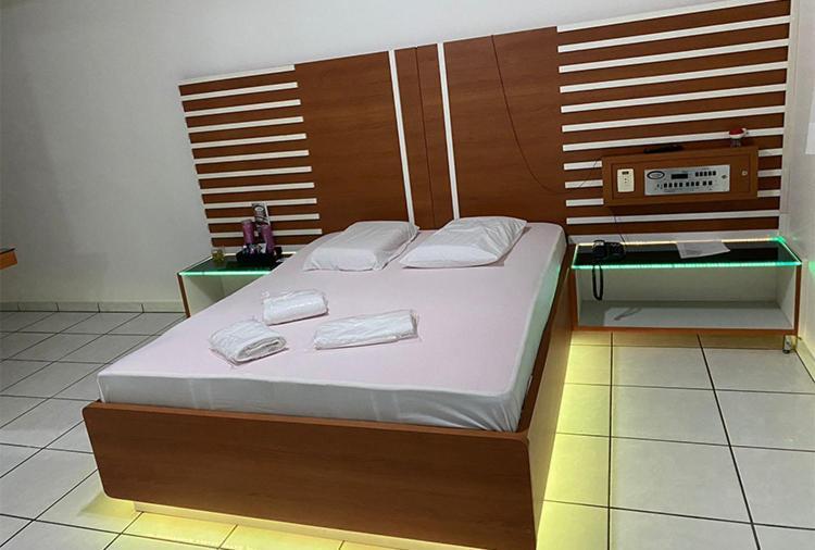 Motel 2000 Γκουαρούλιος Δωμάτιο φωτογραφία