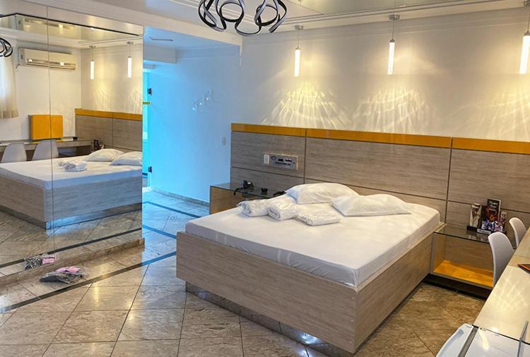Motel 2000 Γκουαρούλιος Δωμάτιο φωτογραφία