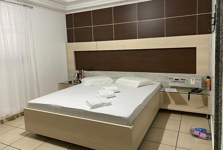 Motel 2000 Γκουαρούλιος Δωμάτιο φωτογραφία